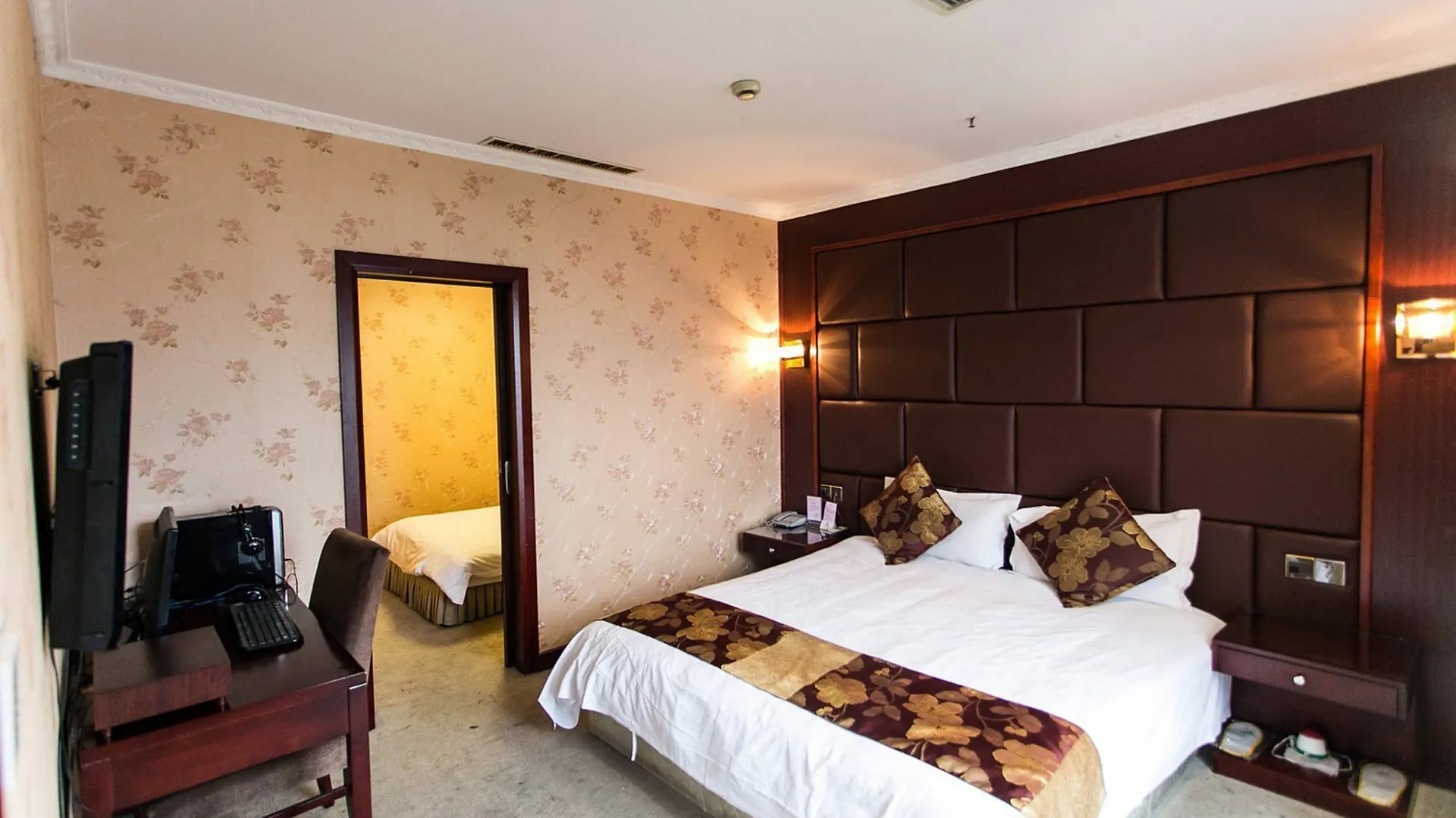 Suzhou Yangyi Business Hotel